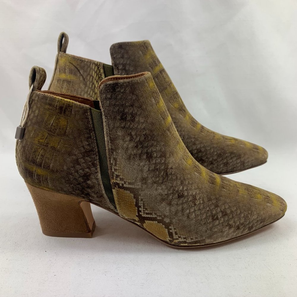 MIISTA Women's Billie Handcrafted Snake Velvet